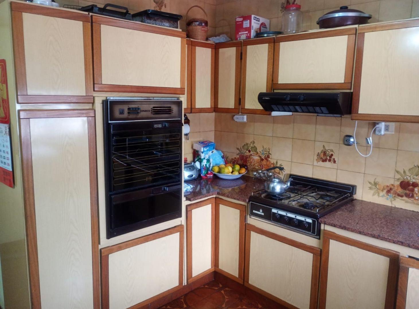 Foto de Venta casa con departamento y local Laferrere, imagen 4