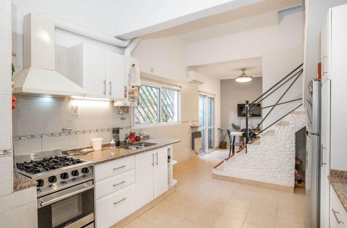 Foto de VENTA CASA 5 AMBIENTES VILLA DEL PARQUE, imagen 3