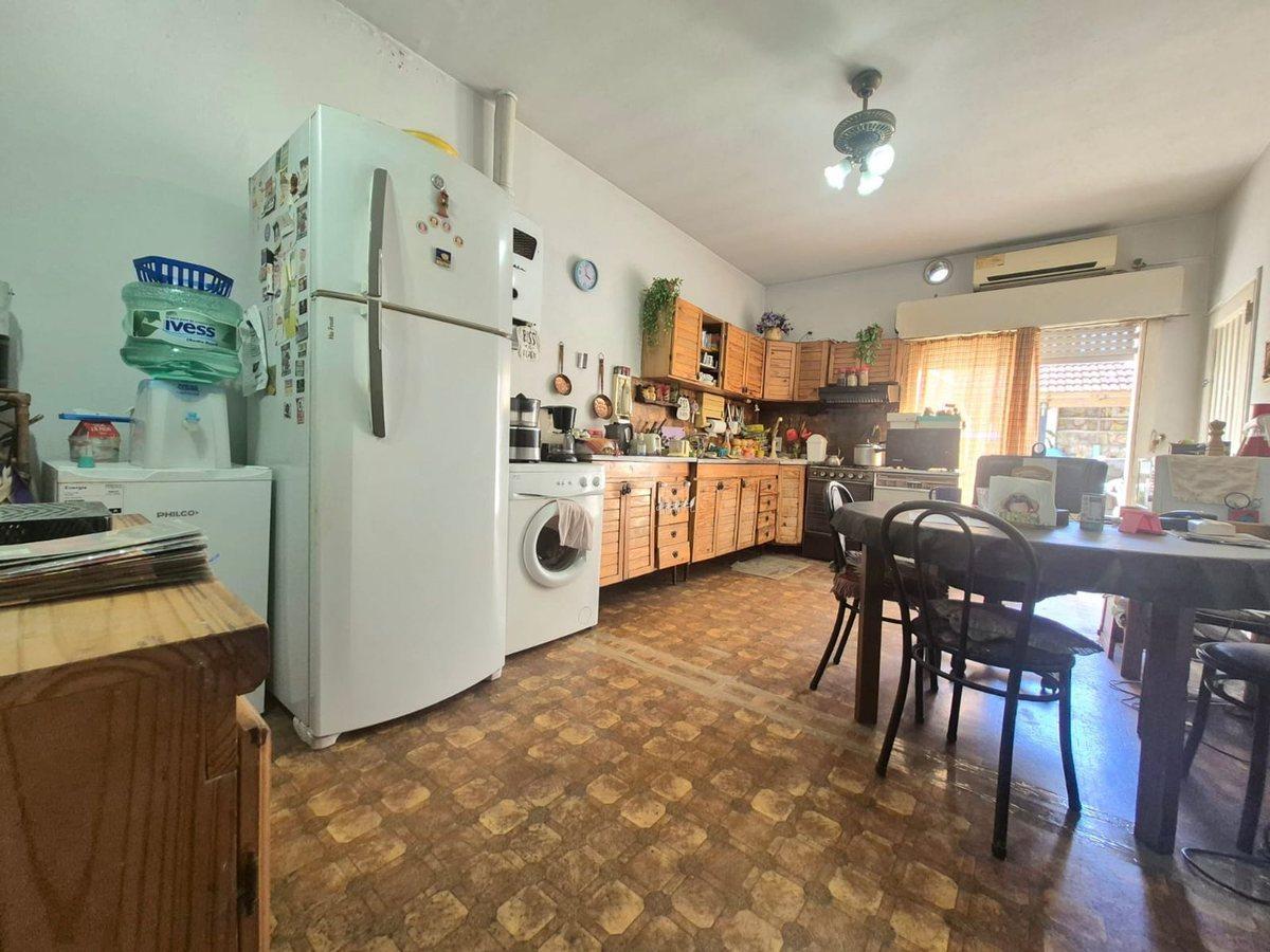 Foto de Venta casa cinco ambientes en Ramos Mejia, imagen 2