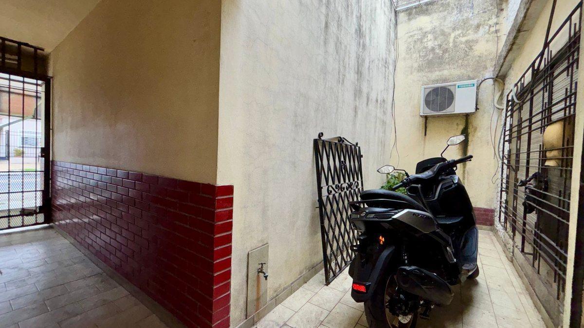 Foto de VENTA CASA 3 AMBIENTES EN LOMAS DEL MIRADOR, imagen 2