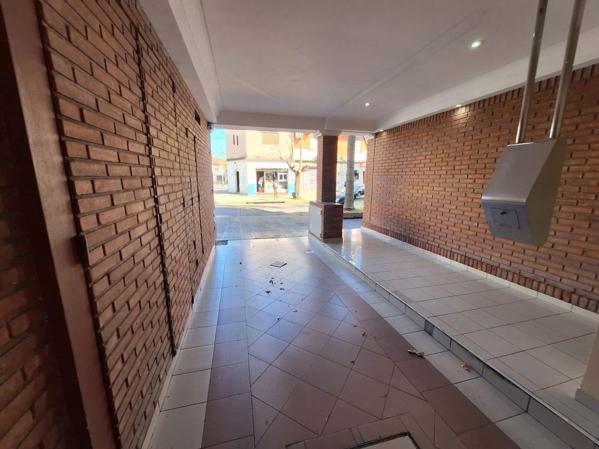 Foto de VENTA COCHERA CUBIERTA RAMOS MEJIA, imagen 4