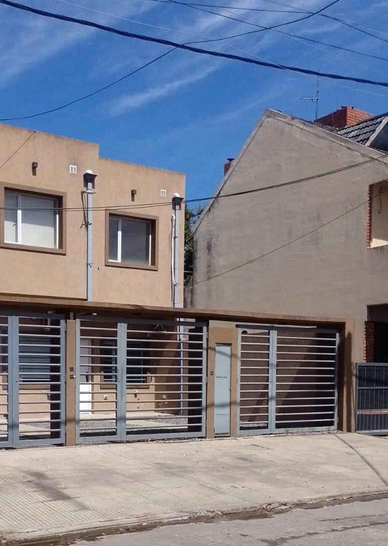 Foto de VENTA DE DUPLEX 3 AMBIENTES PARQUE LELOIR, imagen 1