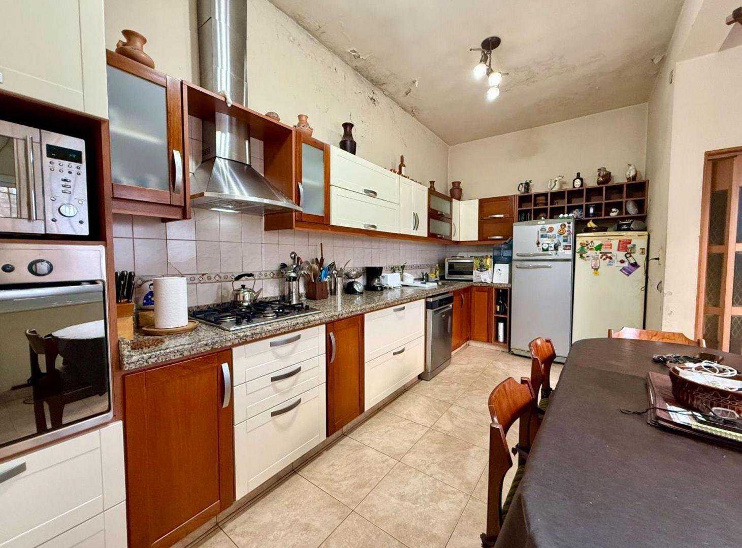 Foto de Venta Ph cinco ambientes en Haedo, imagen 1