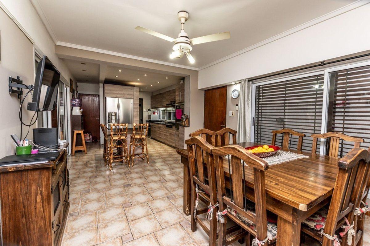 Foto de Venta casa seis ambientes en Ramos Mejia, imagen 2