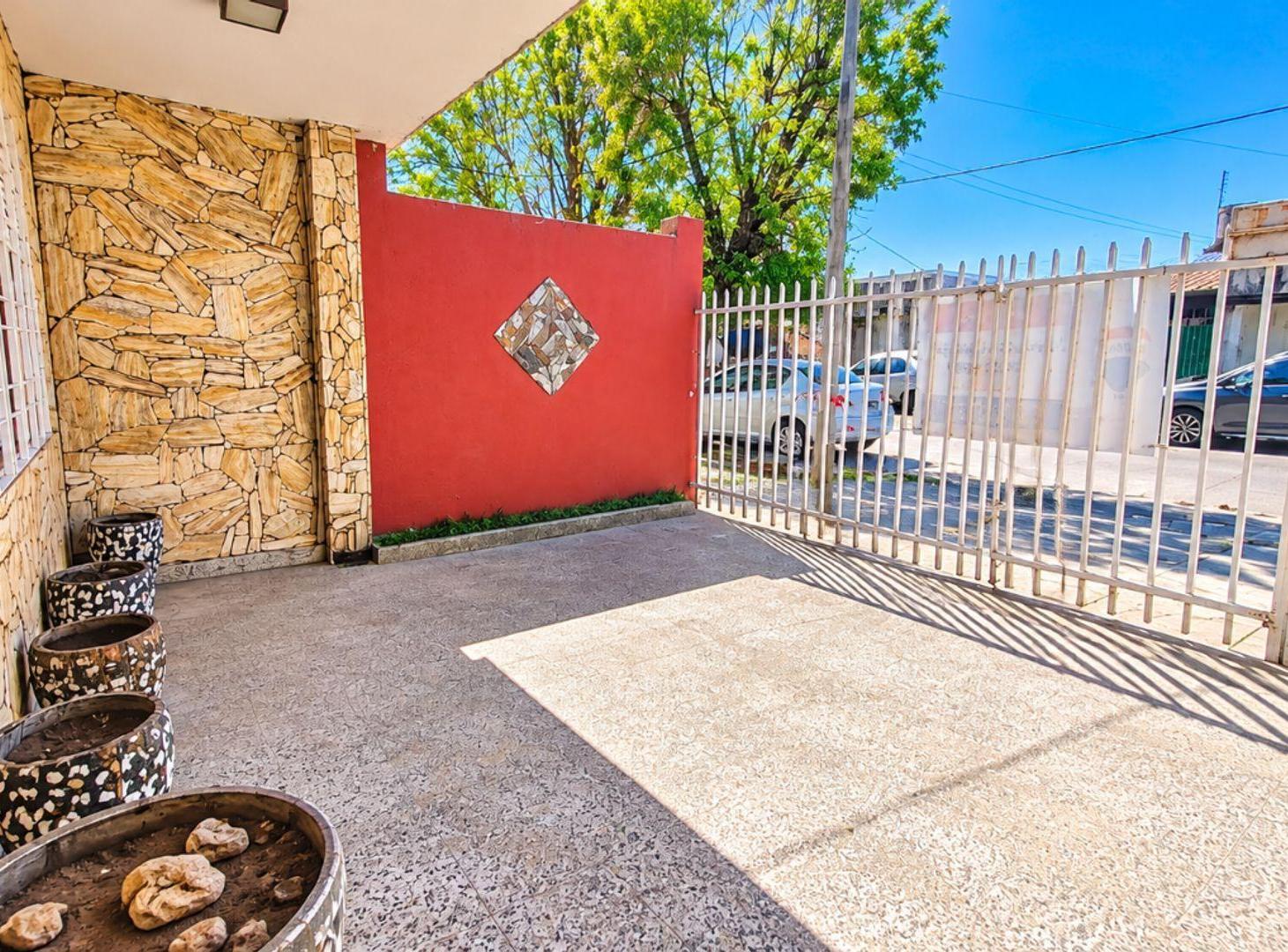 Foto de VENTA CASA 3 AMBIENTES VILLA LUZURIAGA, imagen 1