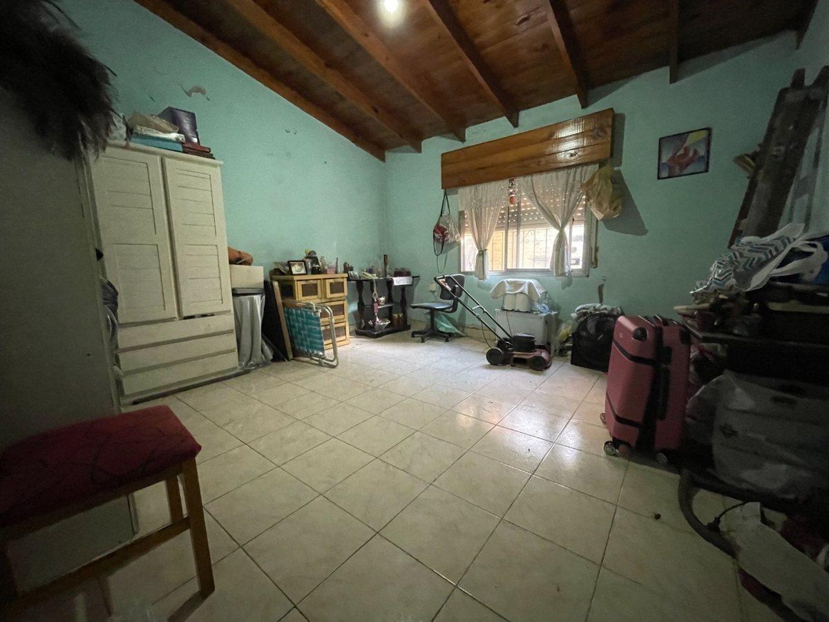 Foto de VENTA CASA 4 AMB EN MERLO C/GARAGE, imagen 3