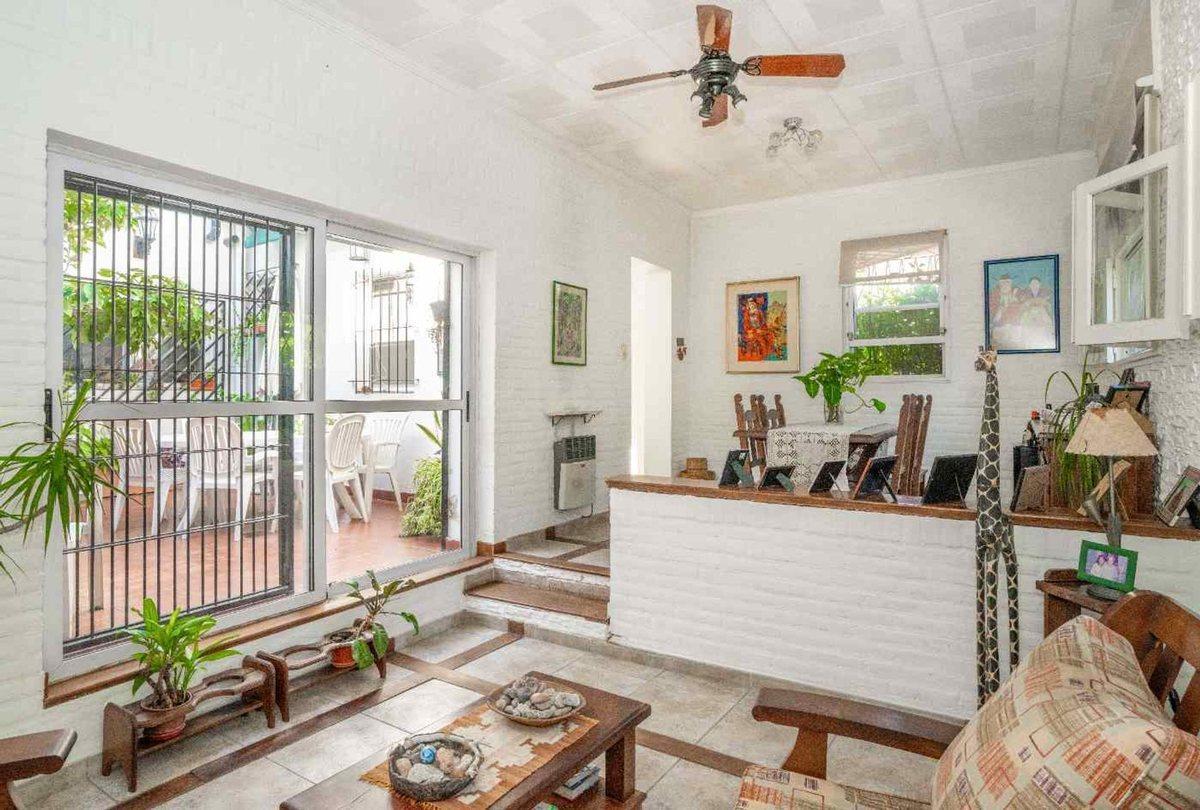 Foto de VENTA CASA 5 AMBIENTES VILLA DEL PARQUE, imagen 2