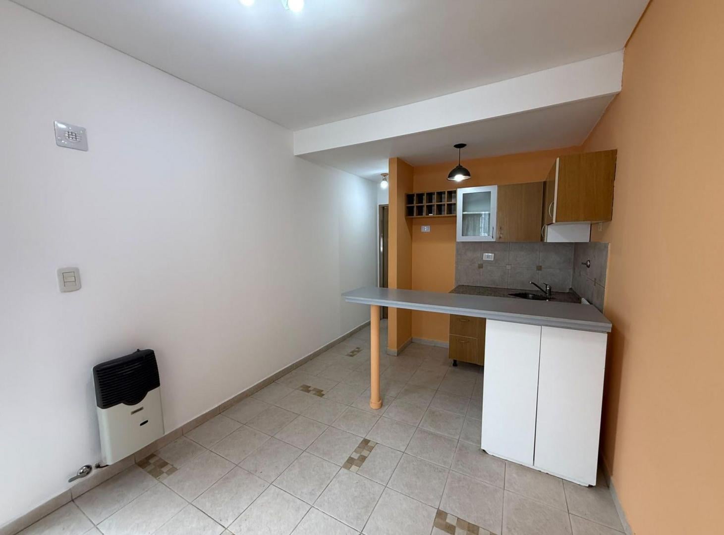 Foto de VENTA DEPARTAMENTO 2 AMBIENTES EN RAMOS MEJIA, imagen 1