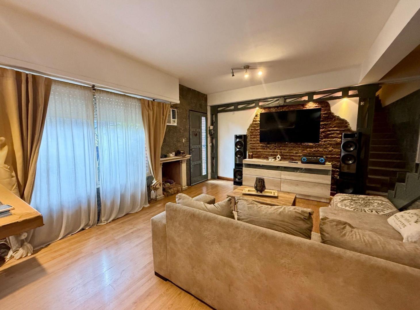 Foto de Venta Ph 4 ambientes en Villa Lynch, imagen 3