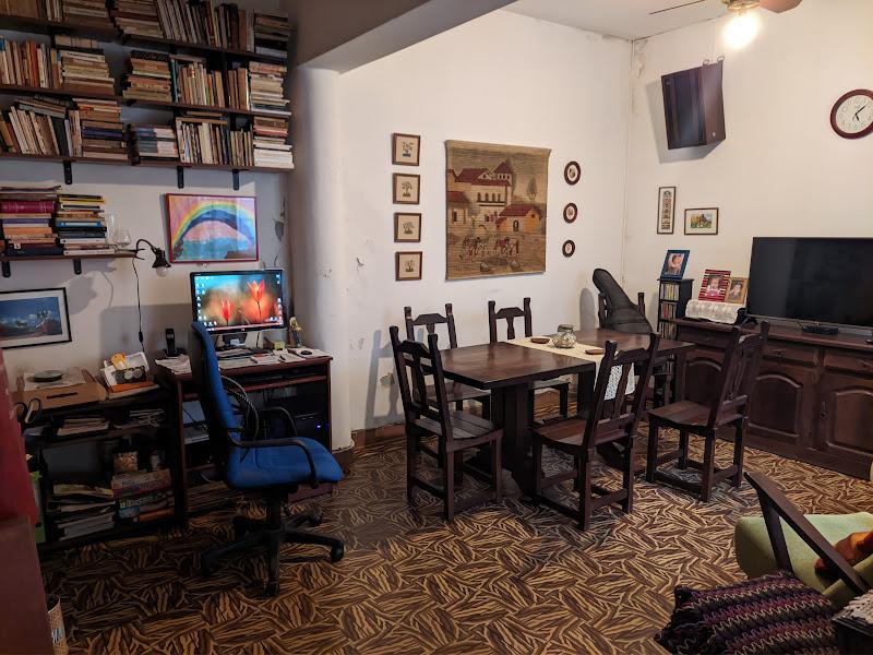 Venta - Departamento de Pasillo de 2 Dorm. (No P. H) 1