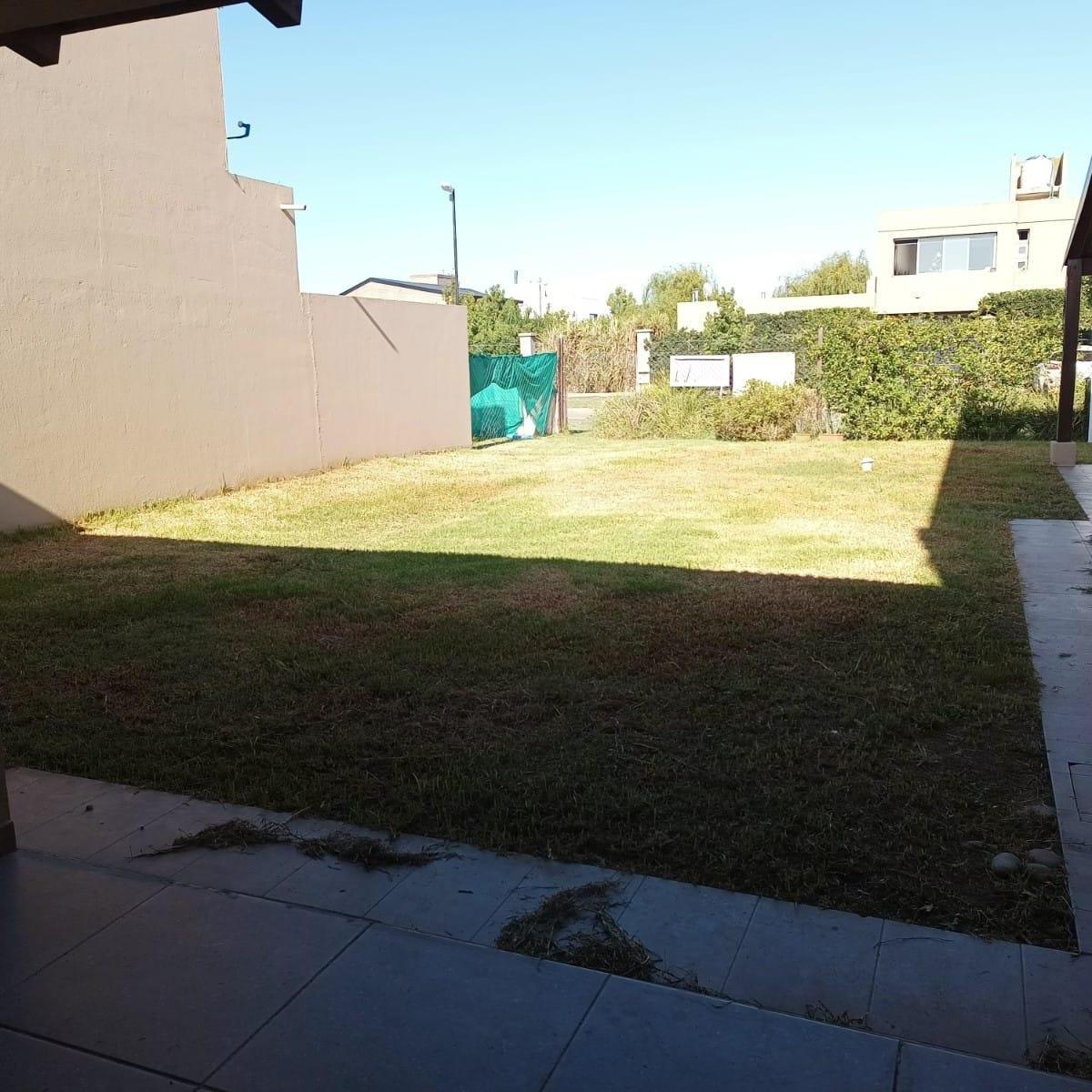 Venta - Hermosa Casa de 3 Dorm. Unidad 02 en Cantegril - Funes 4
