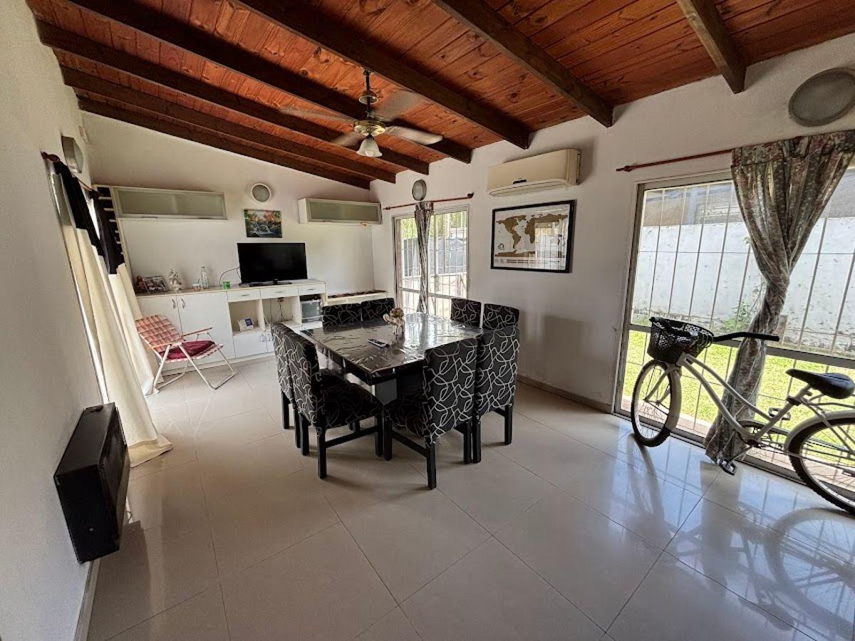 VENTA - Casa de 3 dormitorios en barrio La Casona - Roldán