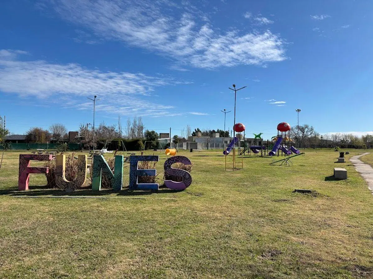VENTA - Terreno en Funes Town a metros de avenida principal 2