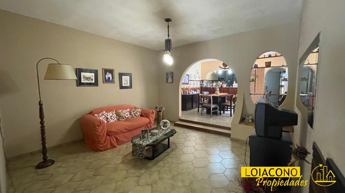 Casa Multifamiliar C/parque - Crisóstomo Álvarez 5800 - Loiacono Propiedades 5