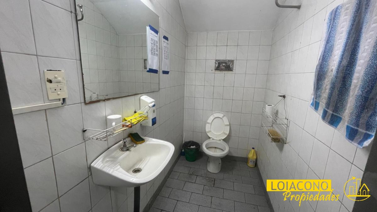 Galpón con Oficinas en Venta - Pje. Málaga Al 5600 - Loiacono Propiedades 4