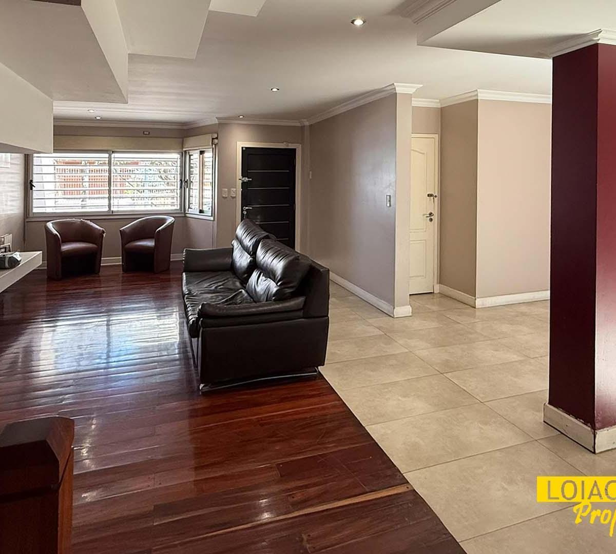 Foto de Casa en venta 5amb, jdín, patio, gje - Saladillo al 5400 - Loiacono, imagen 3