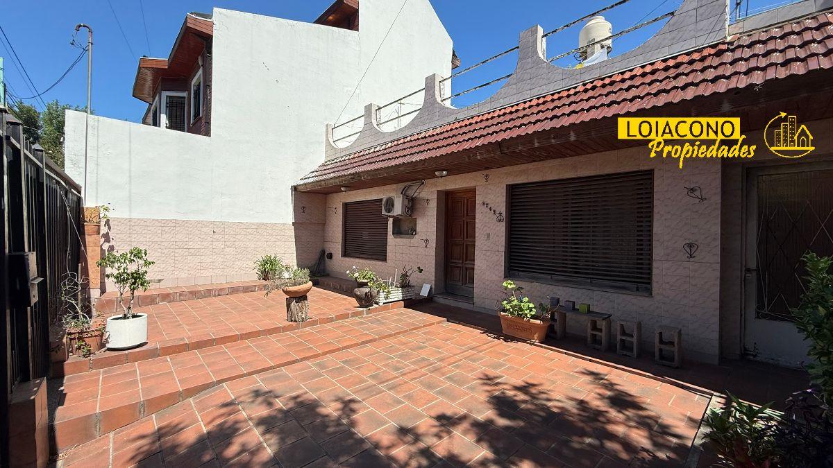 Casa multifamiliar 5amb c/fondo libre en venta - Saraza al 5200 - Loiacono Propiedades