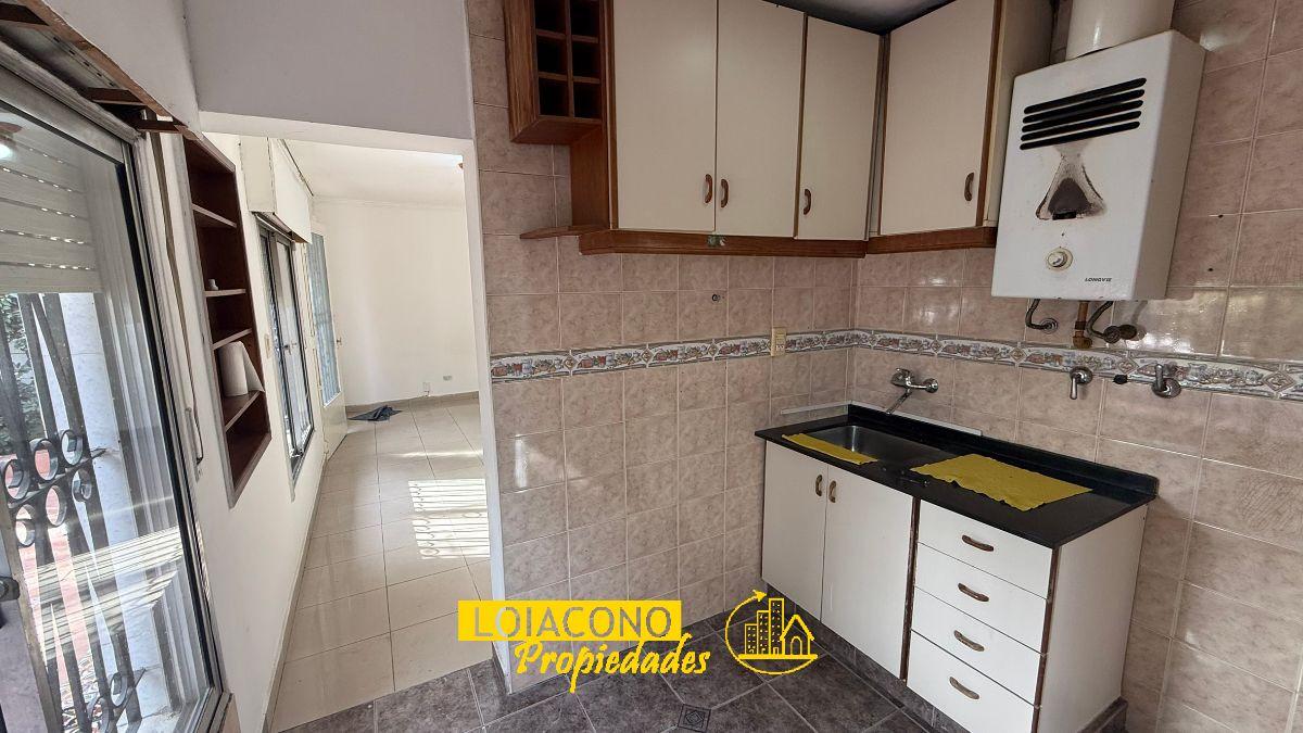 Foto de Casa 3 amb con Patio, Garaje, Quincho en venta - Goleta Fortuna al 5900, imagen 2