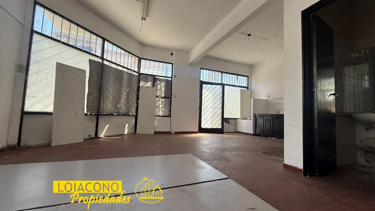 Foto de Alq. en esquina - Remedios de Escalada 2144. Local 4, con sótano, imagen 4