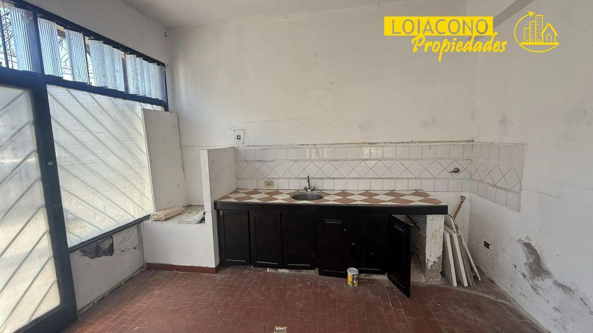 Foto de Alq. en esquina - Remedios de Escalada 2144. Local 4, con sótano, imagen 3