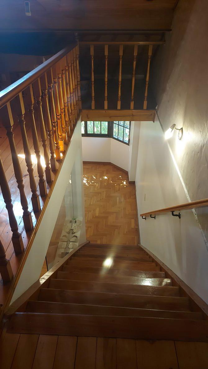Excelente Casa 5 Amb. C/ Piscina y Garage Amplio 4