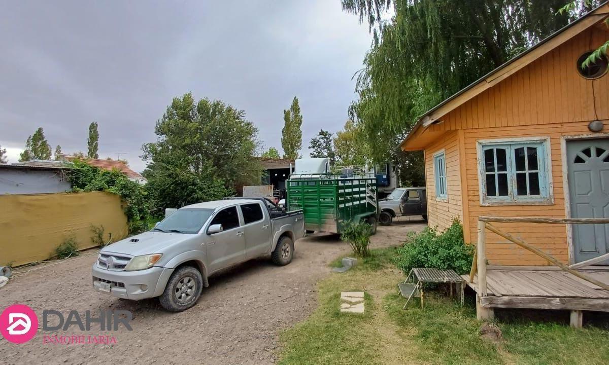 Venta de Galpón con Casa en Villa Union, Plottier 3