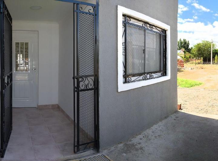 ALQUILER DUPLEX DOS DORMITORIOS EN URBANIZACION BOSCH - NQN 3