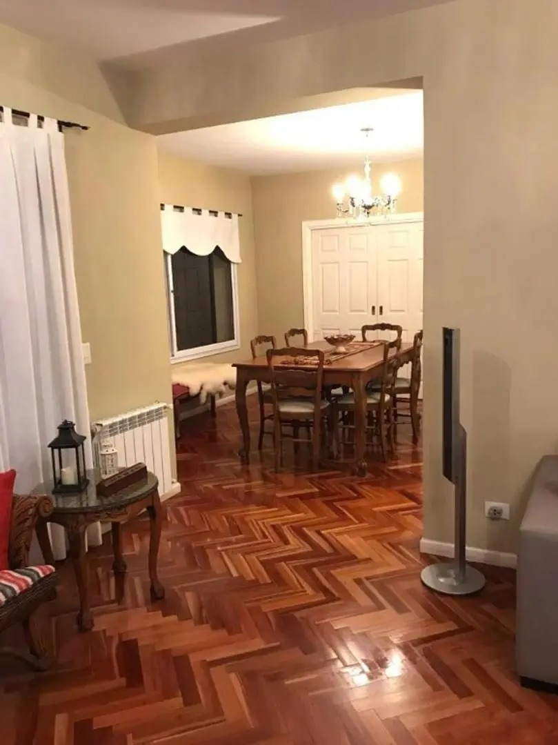 Casa 5 Dormitorios, Pileta y Gran Jardín en Don Torcuato 3