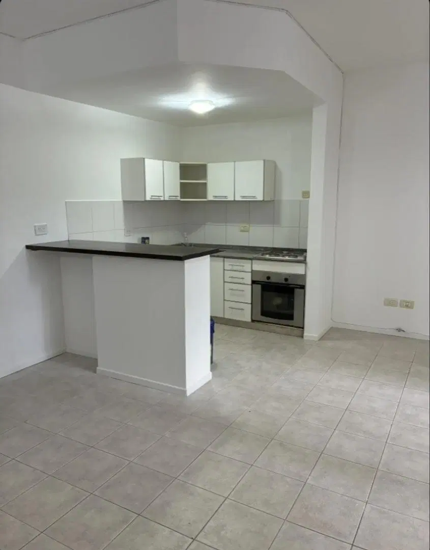 Departamento en Alquiler con Pileta, Muy bien ubicado!! 5