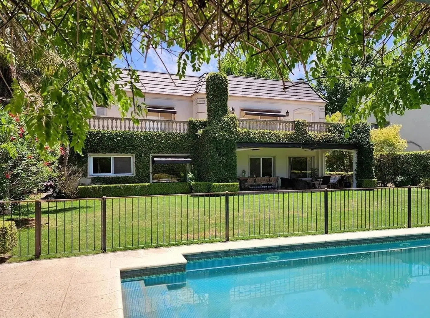 casa de estilo frances en alquiler anual Ayres De Pilar 2