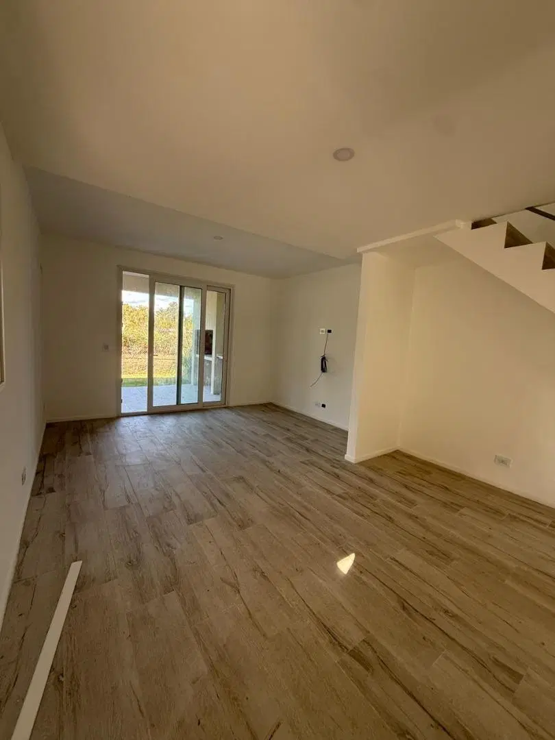 Casa 3 Amb A Estrenar Jardin Cochera Parrilla Terraza Pilar 2