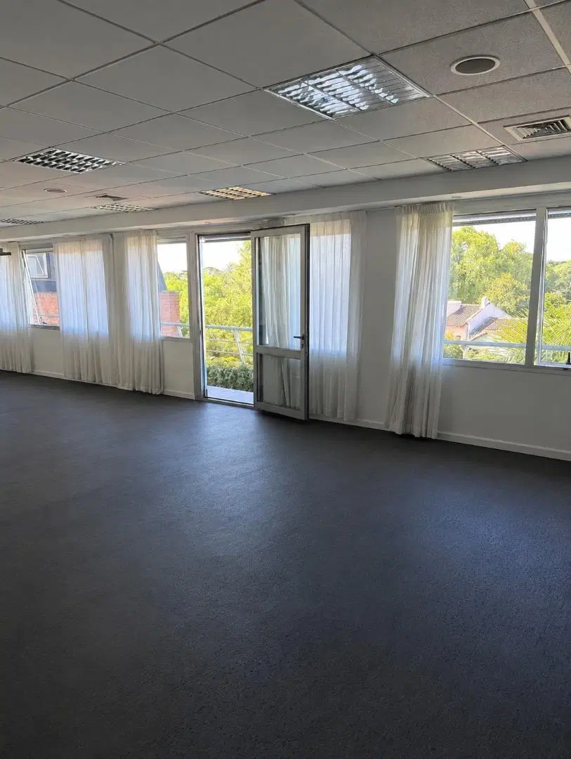 Oficina 100m2 - San Isidro 1