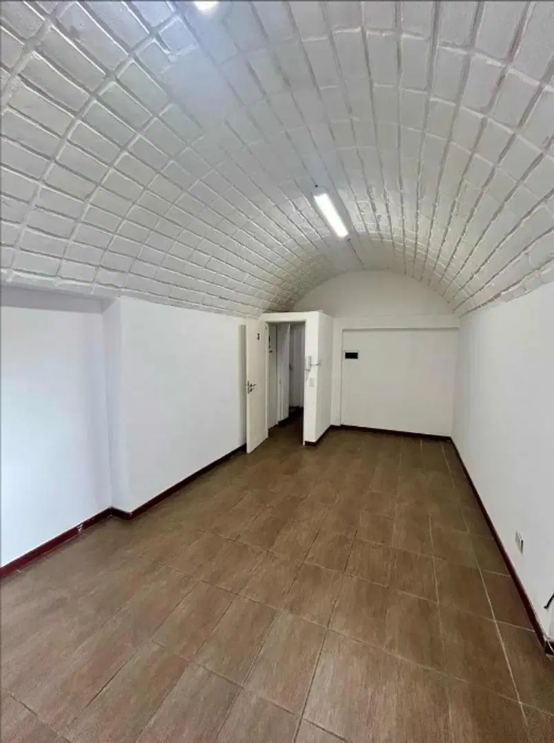 Oficina en Alquiler - COCHERA / San Isidro 4