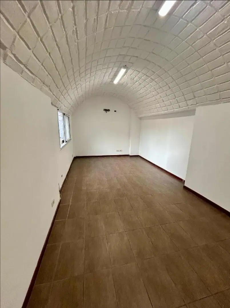 Oficina en Alquiler - COCHERA / San Isidro 8