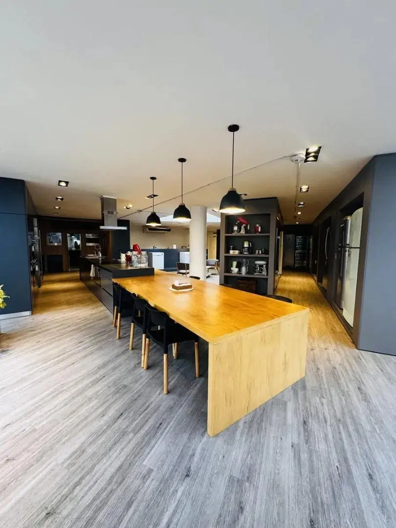 Excelente Local Comercial En Alquiler Junto A Unicenter 5
