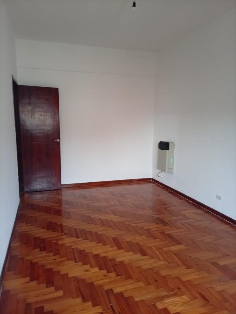 Foto de Casa Tipo PH 3 Ambientes c/ TERRAZA PROPIA, imagen 2