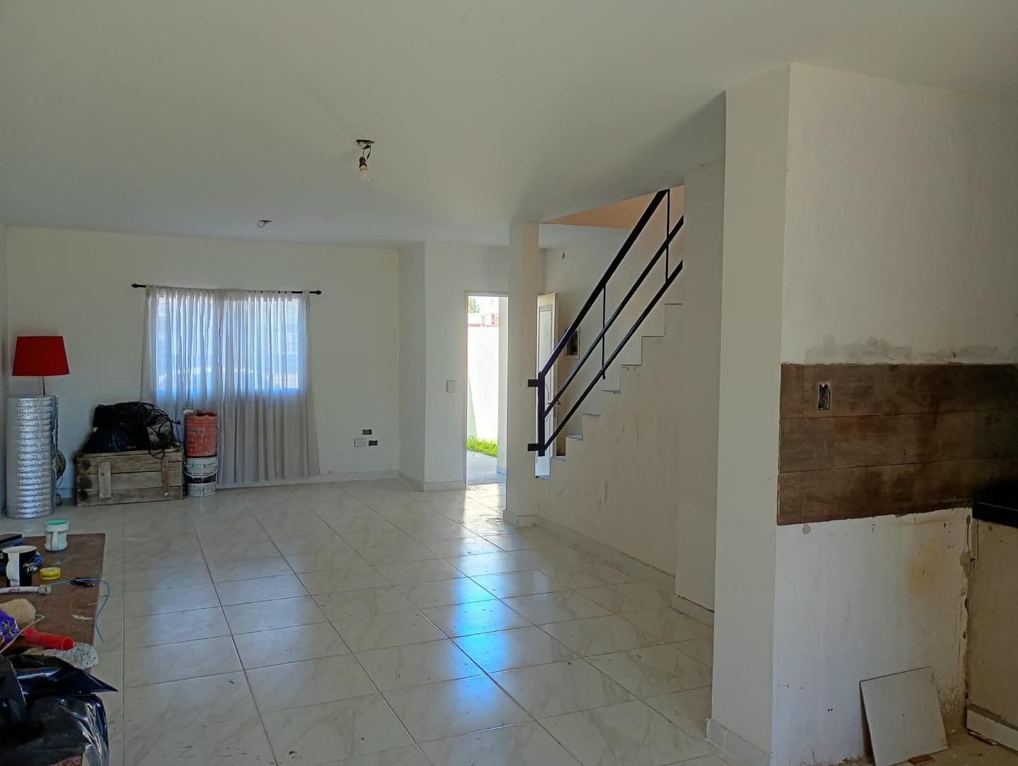 Foto de IDEAL INVERSORES Duplex 4 Ambientes. Presidente Derqui, imagen 3
