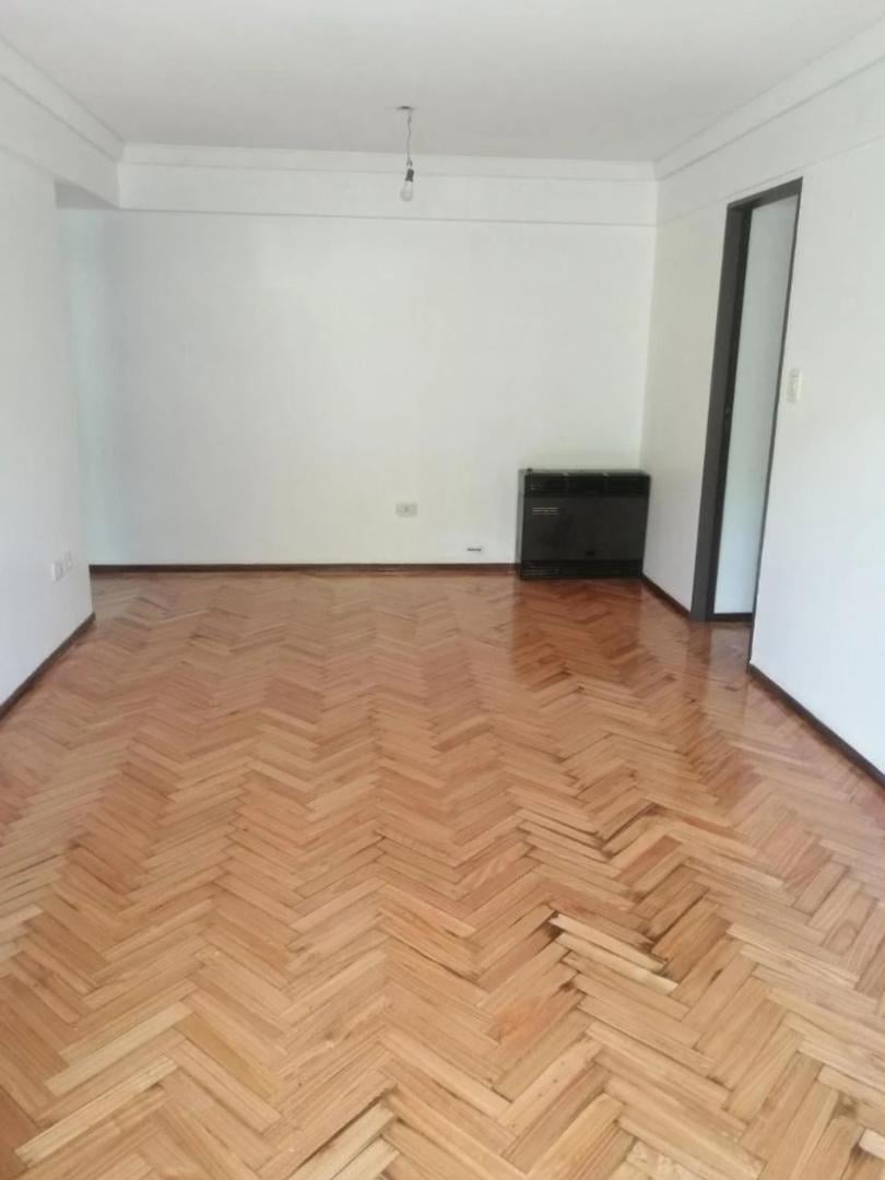 Foto de Dpto 3 Amb Balcón, Cochera, Pileta en Casco de San Isidro, imagen 4