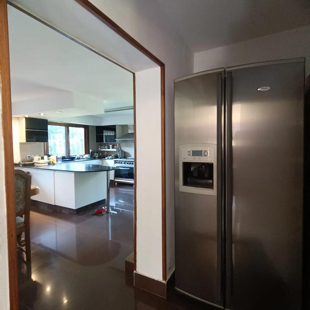 Foto de imponente casa en venta don torcuato tigre, imagen 2