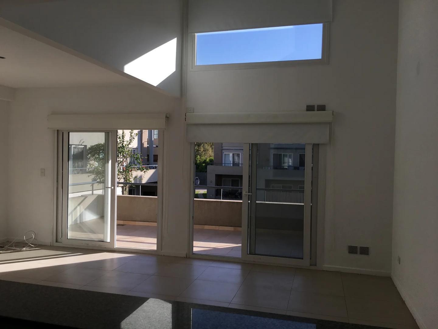 Foto de departamento 3 ambientes en duplex en alquiler Pilar, imagen 3