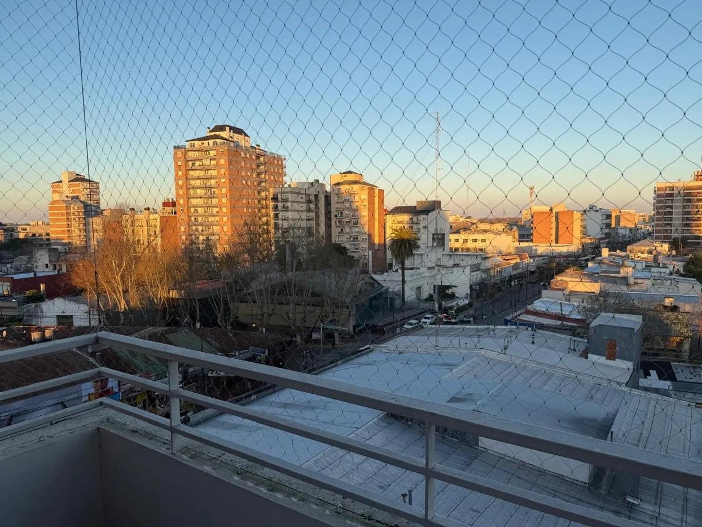Foto de departamento 2 ambientes en alquiler anual Tigre centro, imagen 1