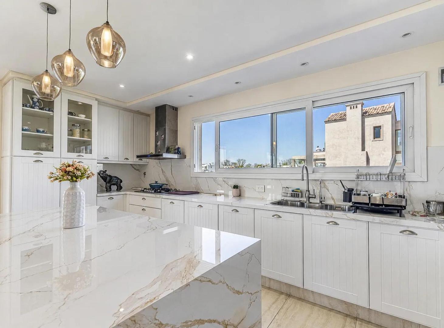 Foto de HERMOSA CASA EN VENTA BARRIO SAN FERMIN., imagen 3