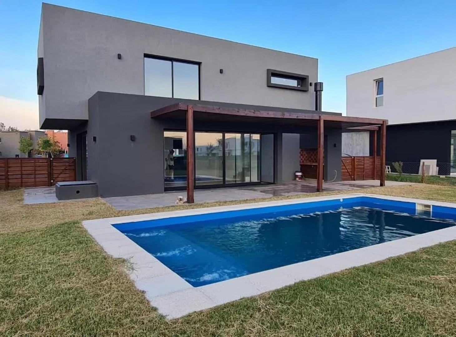 Foto de Casa en alquiler anual barrio Puertos del lago Escobar, imagen 2