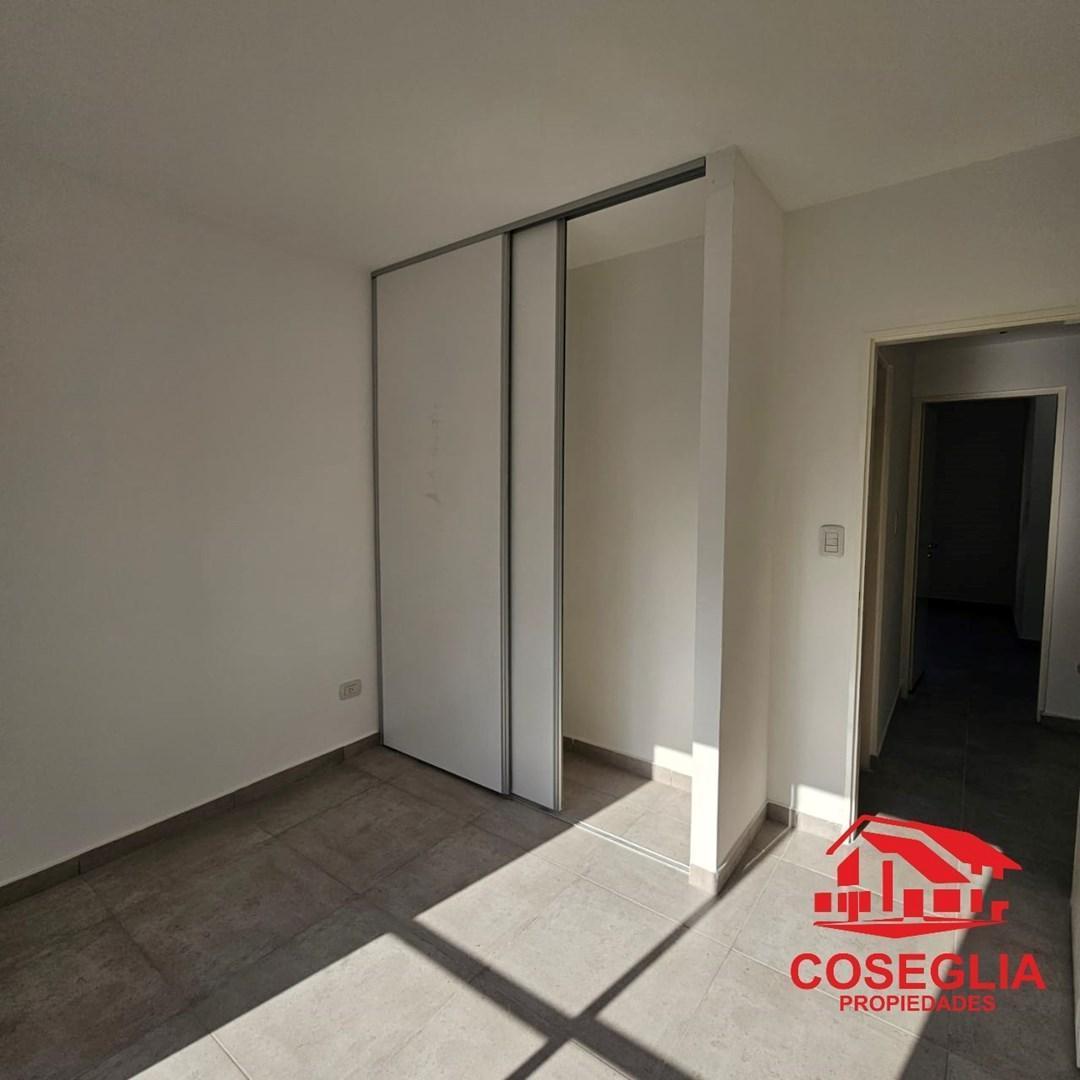 Departamento Triplex en Venta en Bella Vista, San Miguel, G. B. a. Zona Norte 2