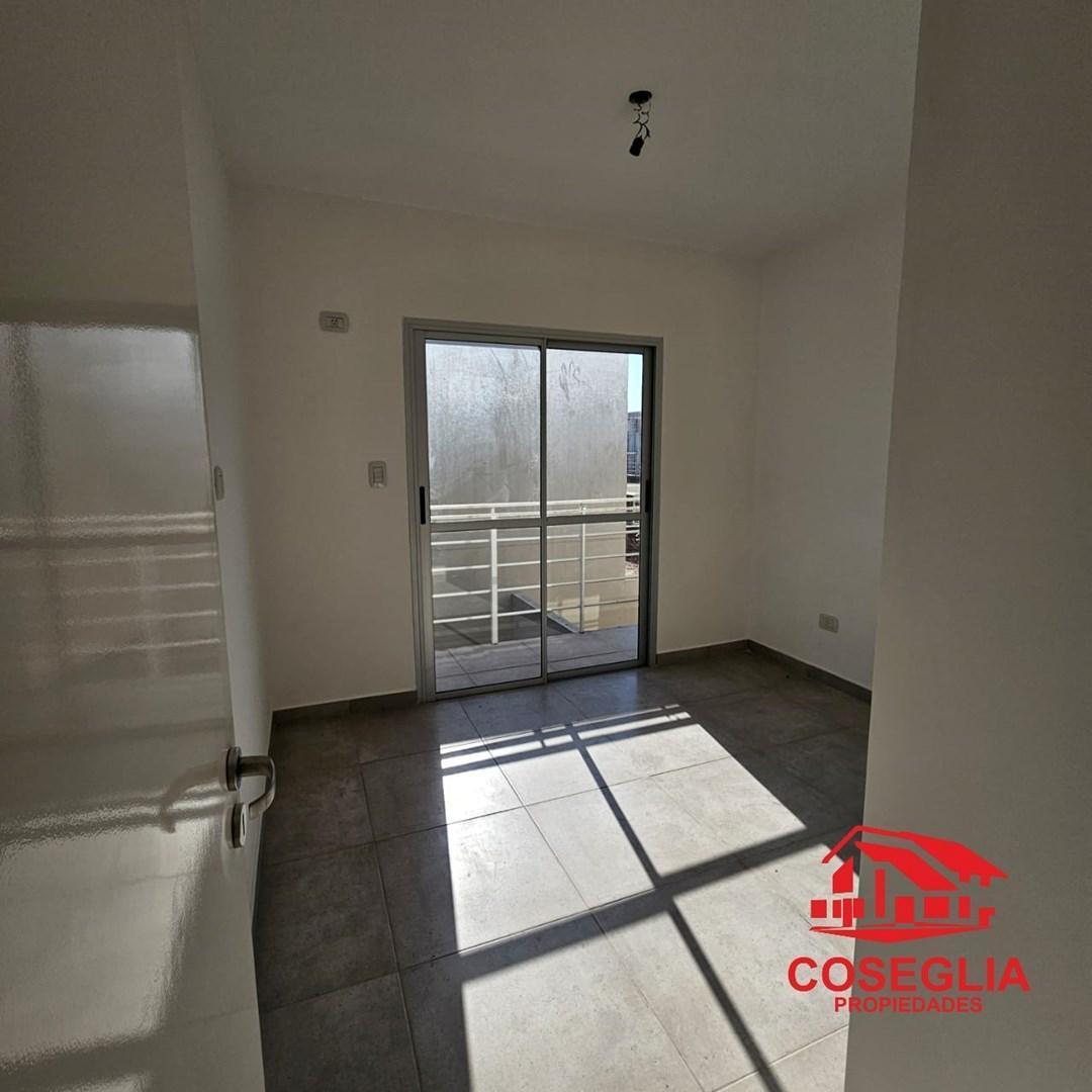 Departamento Triplex en Venta en Bella Vista, San Miguel, G. B. a. Zona Norte 1