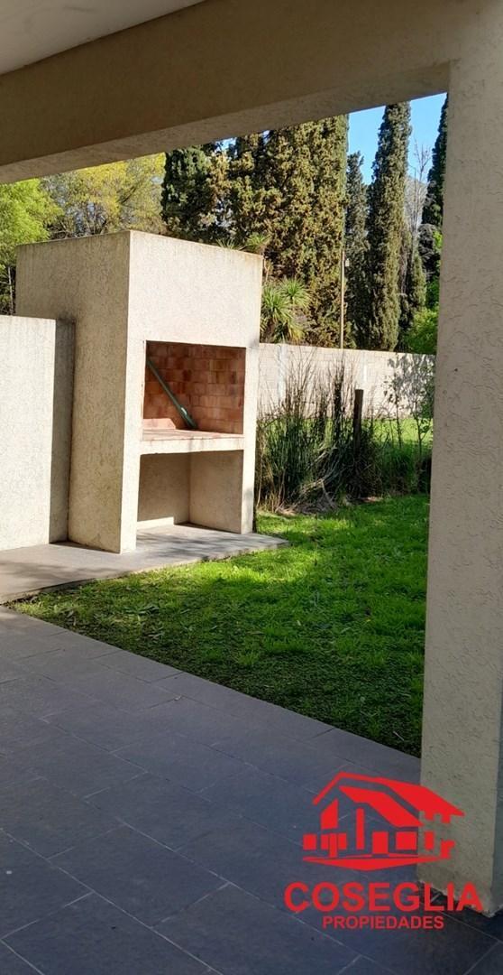 Departamento Dúplex en Venta en La Lonja, Pilar, G.B.A. Zona Norte