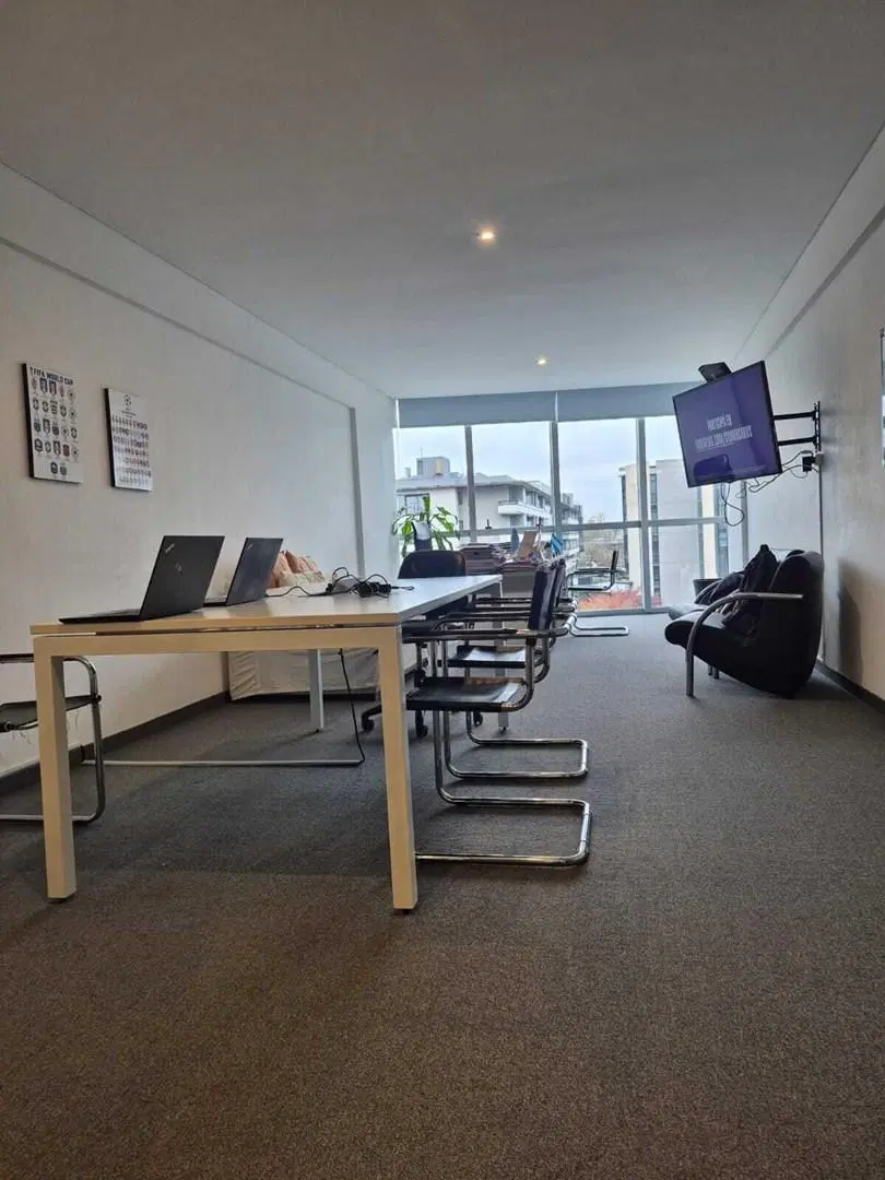 Oficina  en Alquiler en 46 Plaza, Pilar, G.B.A. Zona Norte 5