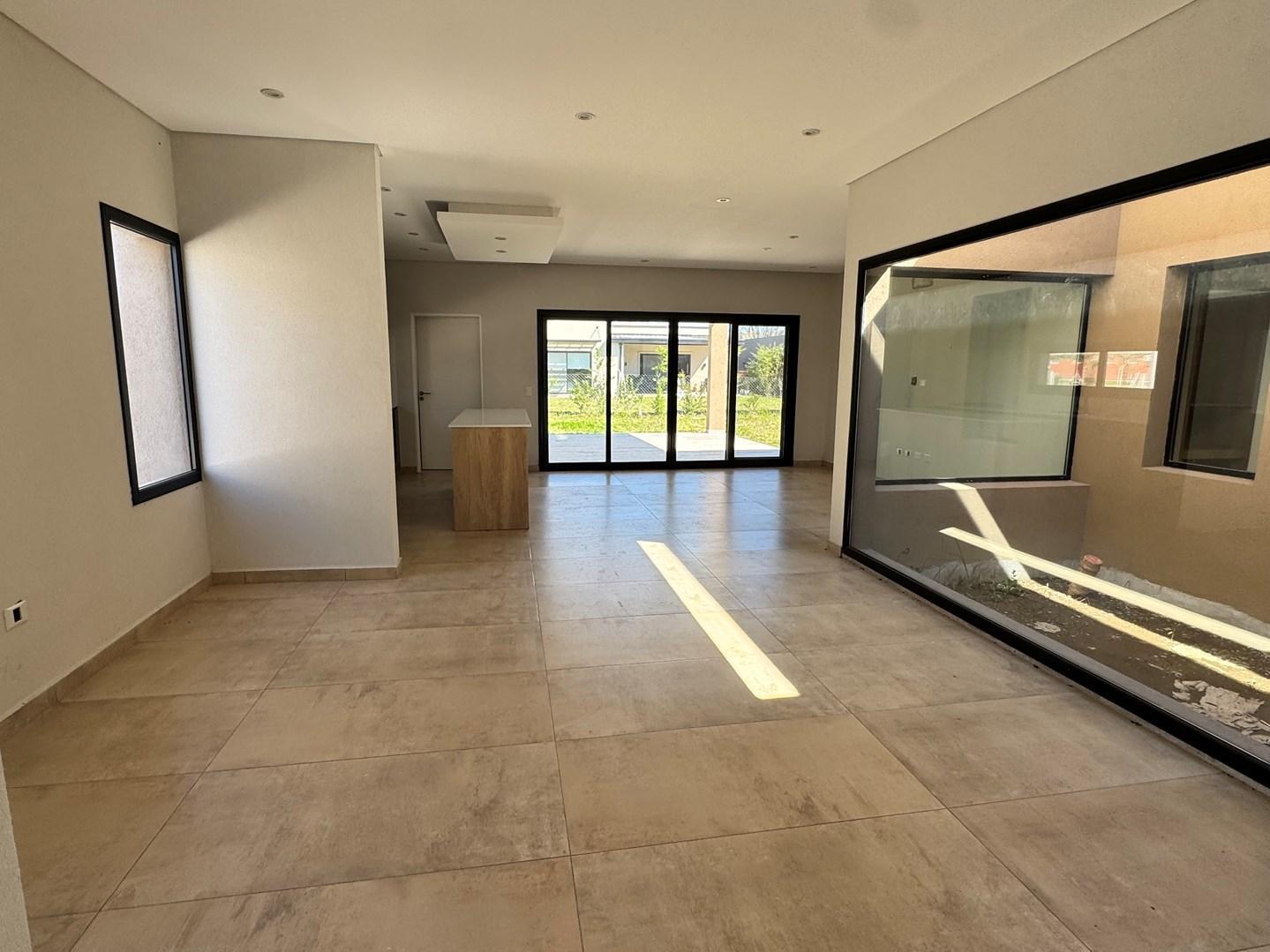Foto de Casa Quinta en Venta en Santo Tomas, Derqui, Pilar, imagen 1