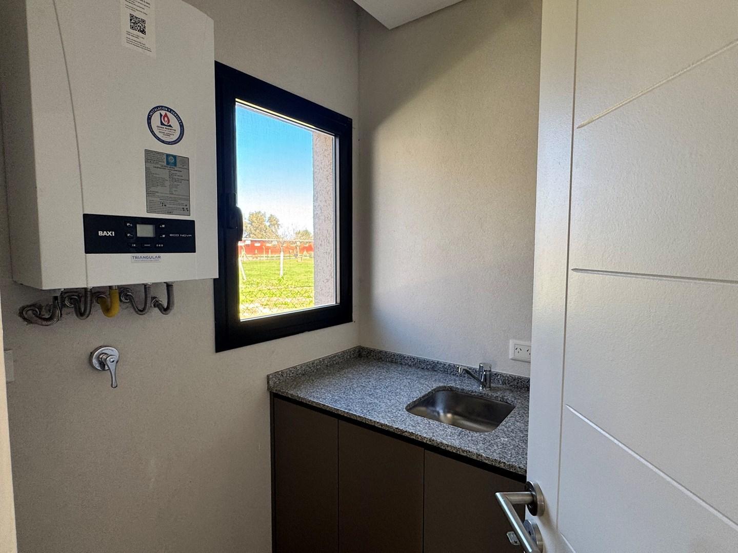 Foto de Casa Quinta en Venta en Santo Tomas, Derqui, Pilar, imagen 5