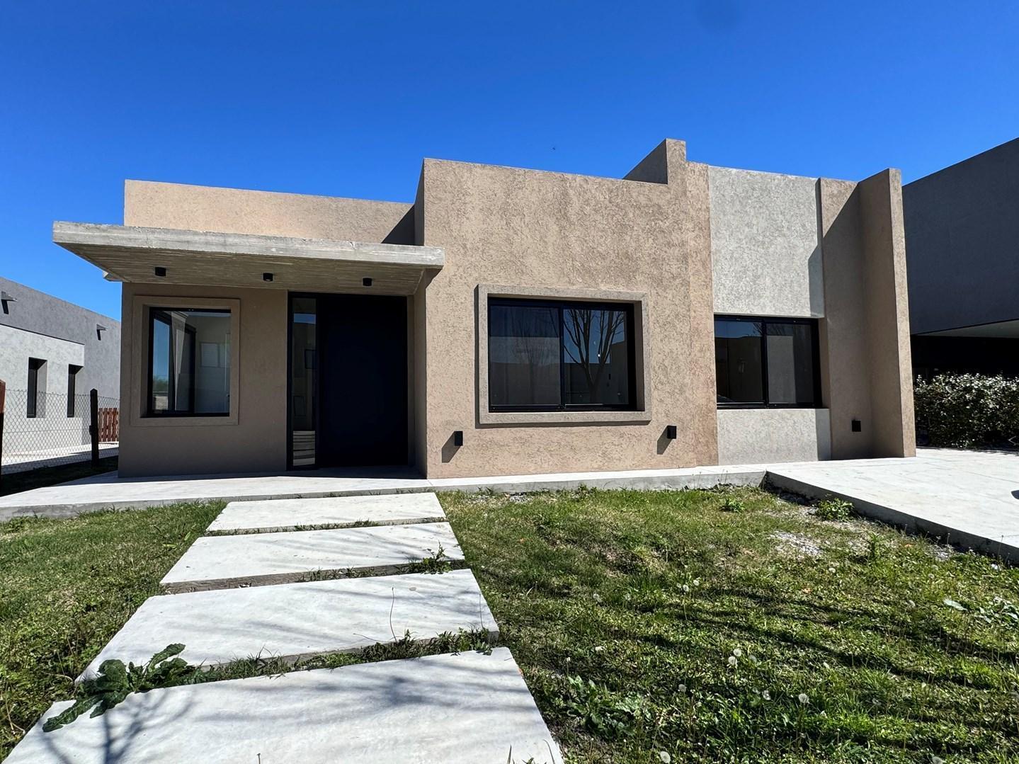 Foto de Casa Quinta en Venta en Santo Tomas, Derqui, Pilar, imagen 2